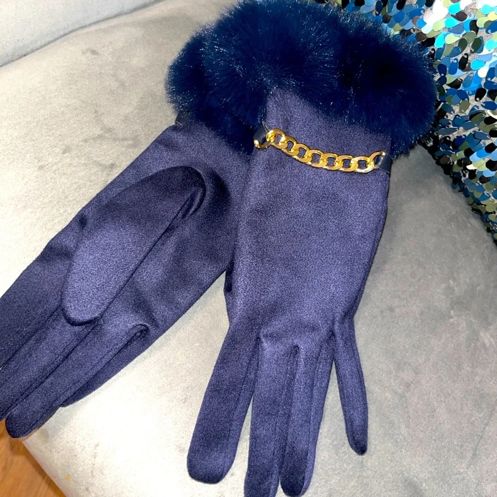 Navy blue faux fur tech gloves